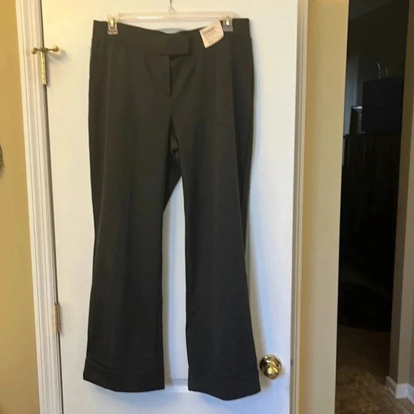 Avenue Soft Pants - Avenue Soft, Womens size 14/16 Stretch Cuff Trousers